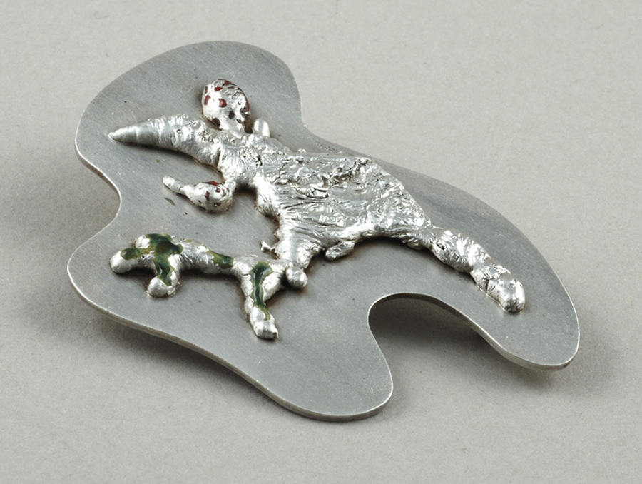 <strong>Broche</strong><BR>1950<BR>Argent<BR><BR>Photo : photographe inconnu<BR><br><br>© Succession Charles Daudelin /SODRAC