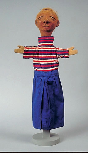 <strong>Coco</strong><BR>1951<BR>pâte de bois, carton, coton et laine<BR>65 x 13 x 13 cm<BR>Photo : Musée national des beaux-arts du Québec<BR><br><br>© Succession Charles Daudelin /SODRAC