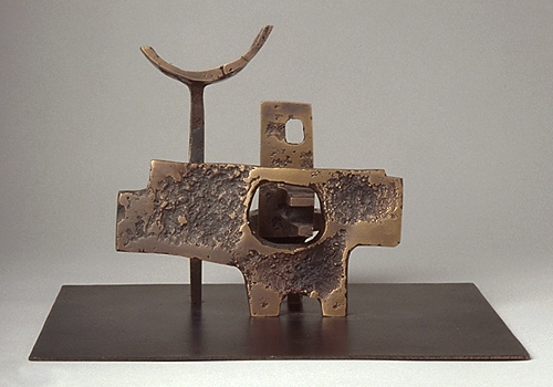 <strong><i>Maquette pour Polypède</i></strong><BR>1967<BR>Bronze et acier<BR>16,2 x 25 x 25 cm<BR><i></i><BR><BR><br><h9 style='font-size:.8em'>Photo : Musée national des beaux-arts du Québec : Patrick Altman<br>1/1</h9><BR><br><br><h9 style='font-size:.8em'>© Succession Charles Daudelin /SODRAC