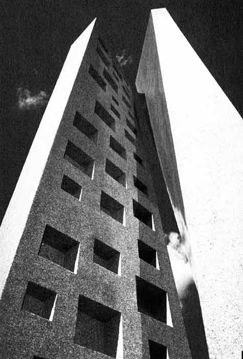 <strong>Monument Lamarre - 1973 (1)</strong><BR><BR><BR><BR>Photo : Photographe inconnu, épreuve à la gélatine argentique, source : Archives Charles et Louise Daudelin.<br><h9 style='font-size:.8em'>2/3</h9><BR><br><br>