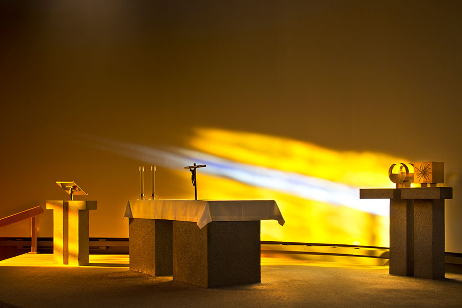 <strong><i>Aménagement de la chapelle de la résidence Notre-Dame-de-la-Providence</i></strong><BR>1976<BR>Meubles, objets liturgiques et chemin de croix.<BR><BR><i>   </i><BR><BR><h9 style='font-size:.8em'>Photo : 3/16</h9><BR><br><br><h9 style='font-size:.8em'>© Succession Charles Daudelin /COVA-DAAV