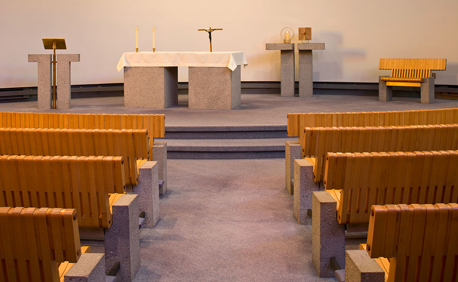 <strong><i>Aménagement de la chapelle de la résidence Notre-Dame-de-la-Providence</i></strong><BR>1976<BR>Meubles, objets liturgiques et chemin de croix.<BR><BR><i></i><BR><BR><h9 style='font-size:.8em'>Photo : 7/16</h9><BR><br><br><h9 style='font-size:.8em'>© Succession Charles Daudelin /COVA-DAAV