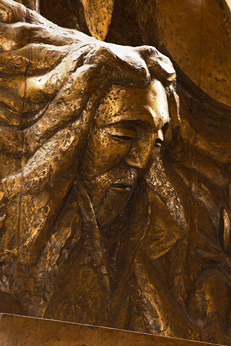 <strong><i>Retable</i></strong><BR>1980<BR>Bronze<BR>15,85 x 5,18 x .3m<BR><i>Détail</i><BR><BR><h9 style='font-size:.8em'>Photo : 15/18</h9><BR><br><br><h9 style='font-size:.8em'>© Succession Charles Daudelin /COVA-DAAV