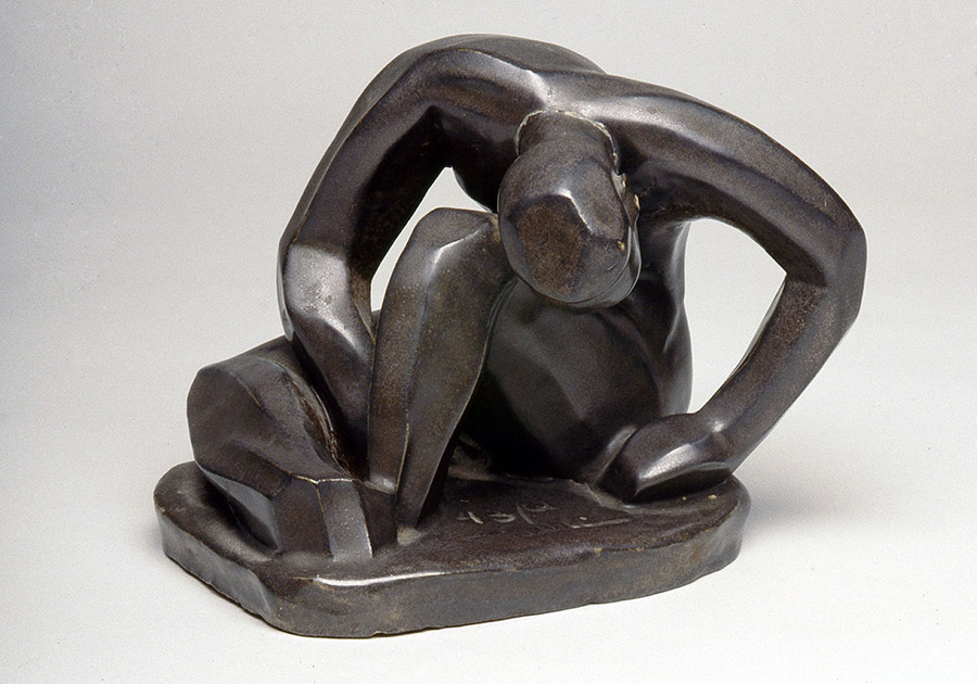<strong>Athlète</strong><BR>1943<BR>Céramique<BR>14,5 x 17,5 x 14,5 cm<BR>Photo : Musée national des beaux-arts du Québec : Jean-Guy Kérouac<BR><br><br>© Succession Charles Daudelin /COVA-DAAV