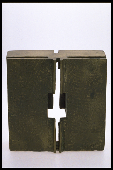 <strong><i>Couple</i></strong><BR>1969<BR>Bronze<BR>12 x 12 x 3,2 cm<BR><i> </i><BR><BR><h9 style='font-size:.8em'>Photo : 2/2</h9><BR><br><br><h9 style='font-size:.8em'>© Succession Charles Daudelin /COVA-DAAV