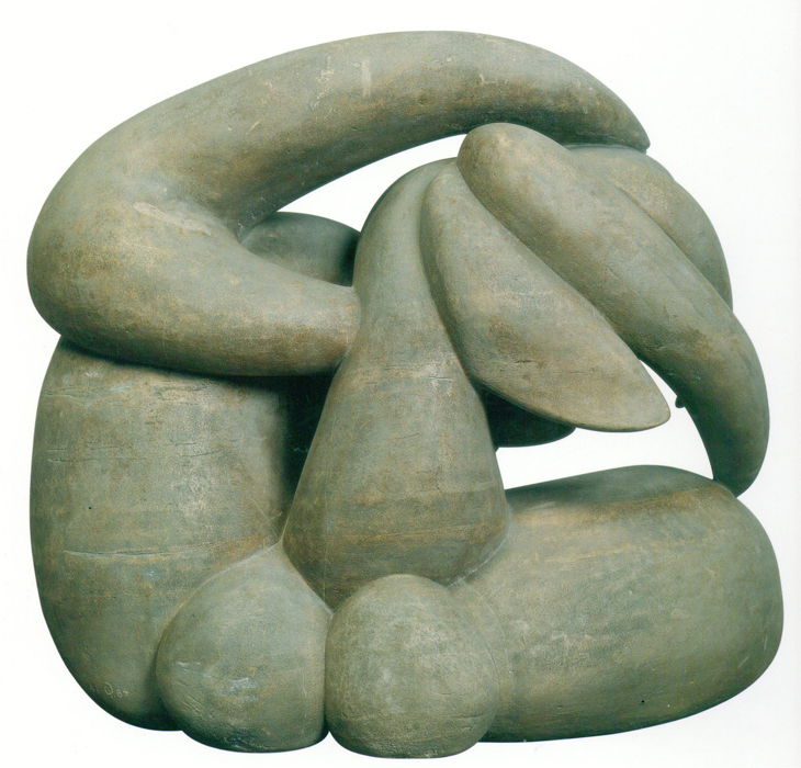 <strong><i>Femme accroupie</i></strong><BR>1947<BR>Pierre calcaire<BR>58 x 67 x 37 cm<BR><i>Vue de dos</i><BR><BR><h9 style='font-size:.8em'>Photo : 2/2</h9><BR><br><br><h9 style='font-size:.8em'>© Succession Charles Daudelin /COVA-DAAV