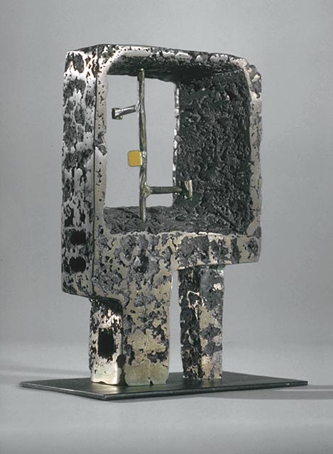 <strong><i>Sans titre</i></strong><BR>1965<BR>Bronze<BR>23,3 x 16,4 x 11,5 cm<BR><i></i><BR><BR><br><h9 style='font-size:.8em'>Photo : Musée des beaux-arts du Canada<br>1/1</h9><BR><br><br><h9 style='font-size:.8em'>© Succession Charles Daudelin /COVA-DAAV