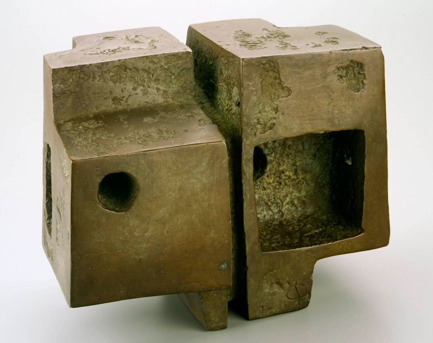 <strong>Antrenoir</strong><BR>1967<BR>Bronze<BR>21 x 26.5 x 16.5 cm<BR>Photo : Musée des beaux-arts de Montréal : Christine Guest<BR><br><br>© Succession Charles Daudelin /COVA-DAAV