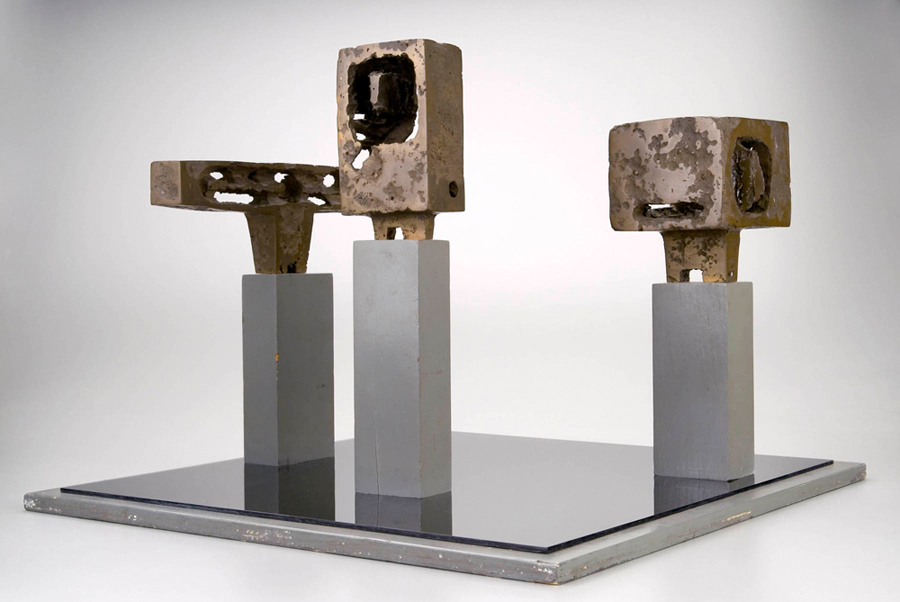 <strong>Charlottetown (première maquette)</strong><BR>1965<BR>Bronze<BR>33 x 45,5 x 45 cm<BR>Photo : Musée des beaux-arts de Montréal : Christine Guest<BR><br><br>© Succession Charles Daudelin /COVA-DAAV