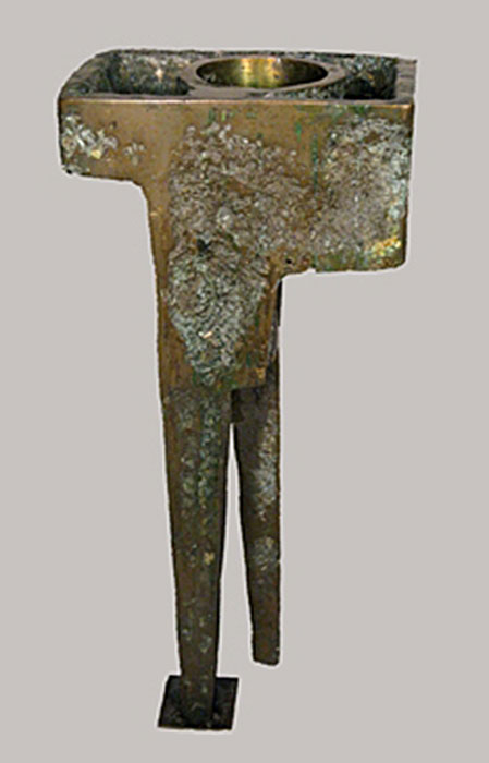 <strong>Chandelier pascal</strong><BR>1964<BR>Bronze<BR>51,2 x 21,5 x 20 cm<BR>Photo : Musée des maîtres et artisans du Québec<BR><br><br>© Succession Charles Daudelin /COVA-DAAV