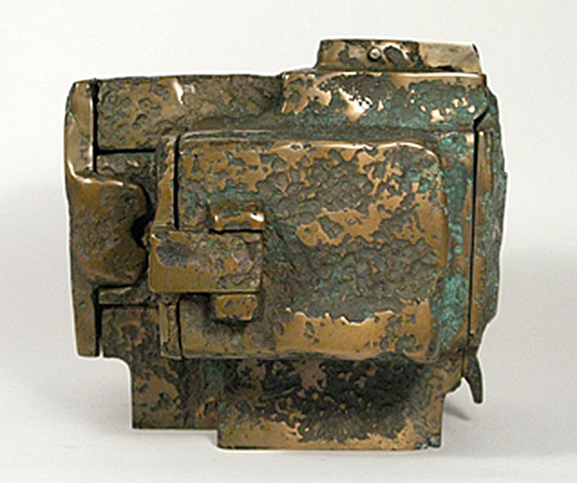 <strong><i>Tabernacle ostensoir</i></strong><BR>1964<BR>Bronze et verre<BR>22 x 34 x 27 cm<BR><i></i><BR><BR><h9 style='font-size:.8em'>Photo : 3/3</h9><BR><br><br><h9 style='font-size:.8em'>© Succession Charles Daudelin /COVA-DAAV