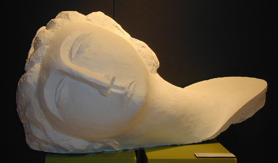 <strong>Modèle en plâtre</strong><BR>1980<BR>Plâtre<BR>55 x 103 x 69 cm<BR>Photo : Musée des maîtres et artisans du Québec<BR><br><br>© Succession Charles Daudelin /COVA-DAAV