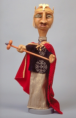 <strong>Charlemagne</strong><BR>1956<BR>Pâte de bois, carton, coton, feutre et laine<BR>61 x 11 x 13 cm<BR>Photo : Musée national des beaux-arts du Québec<BR><br><br>© Succession Charles Daudelin /COVA-DAAV