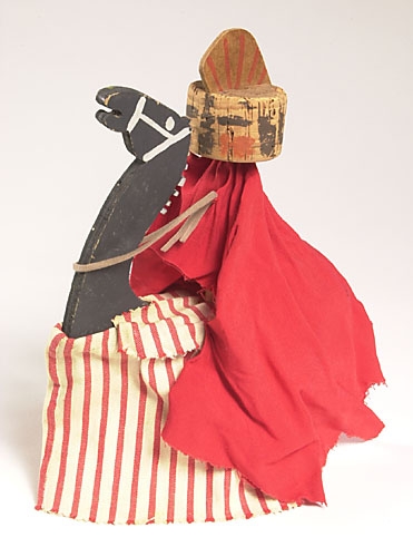 <strong>Chevalier</strong><BR>1956<BR>Bois, liège, aggloméré, coton et feutre<BR>42 x 34 x 8 cm<BR>Photo : Musée national des beaux-arts du Québec : Patrick Altman<BR><br><br>© Succession Charles Daudelin /COVA-DAAV