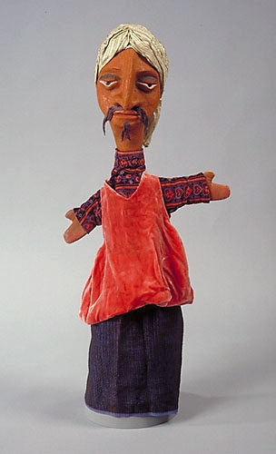 <strong>Le Maure énamouré</strong><BR>1956<BR>Pâte de bois, carton, coton, velours et soie<BR>61 x 11 x 14 cm<BR>Photo : Musée national des beaux-arts du Québec : Patrick Altman<BR><br><br>© Succession Charles Daudelin /COVA-DAAV