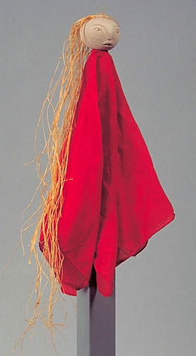 <strong>Marionnette</strong><BR>1955<BR>Terre cuite, paille,  coton et carton<BR>35 x 10 x 10 cm<BR>Photo : Musée national des beaux-arts du Québec : Patrick Altman<BR><br><br>© Succession Charles Daudelin /COVA-DAAV